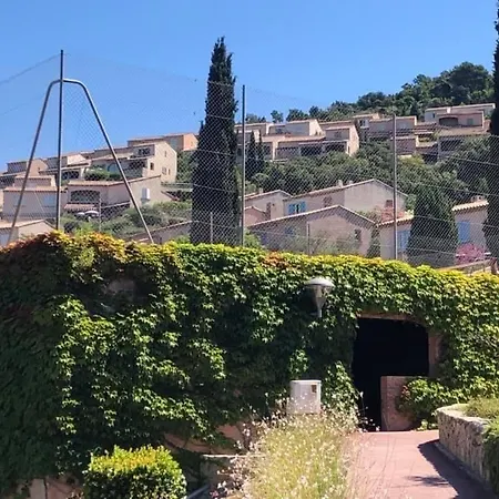 Dom wakacyjny 10 A 12 Pers Famille Amateurs Randonnee Boulouris Panorama Raphael Tennis Piscine Partage Saint-Raphaël